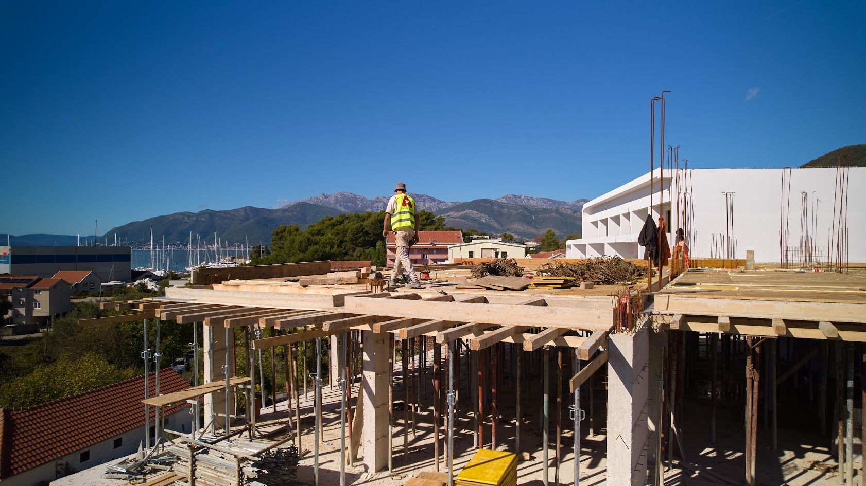 Jednosoban apartman 56,17m2 u novom kompleksu sa panoramskim pogledom na more – Tivat - Amfora Real Estate