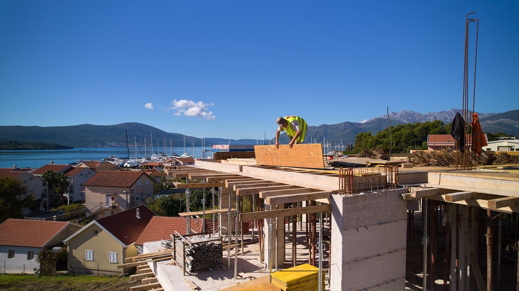 Jednosoban apartman 56,17m2 u novom kompleksu sa panoramskim pogledom na more – Tivat - Amfora Real Estate