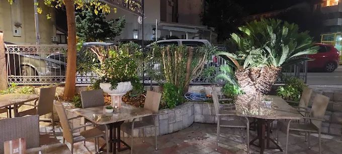 Na prodaju razrađena cafe–picerija 186 m², na odličnoj lokaciji u Budvi – sigurna investicija sa visokom zaradom - Amfora Real Estate