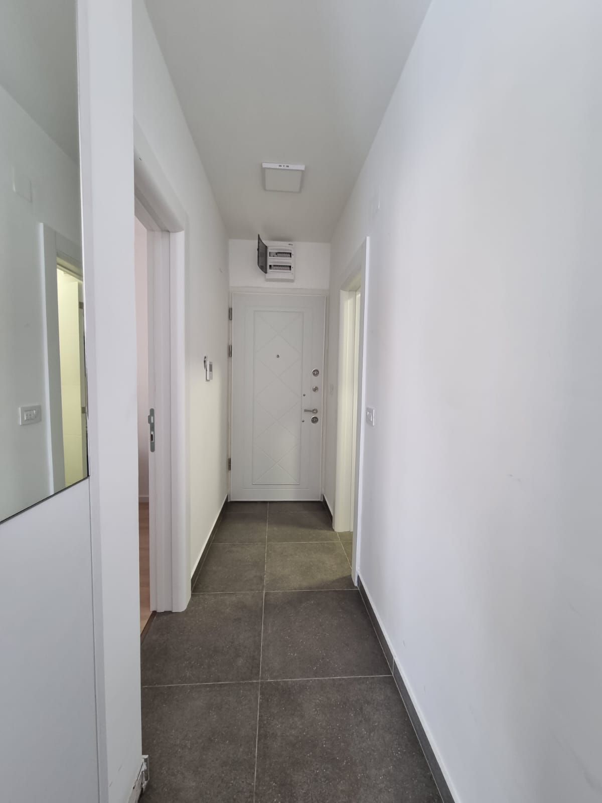 Moderan jednosoban stan 40 m² – Podkošljun, Budva  (IZDAVANJE NA DUZI PERIOD) - Amfora Real Estate