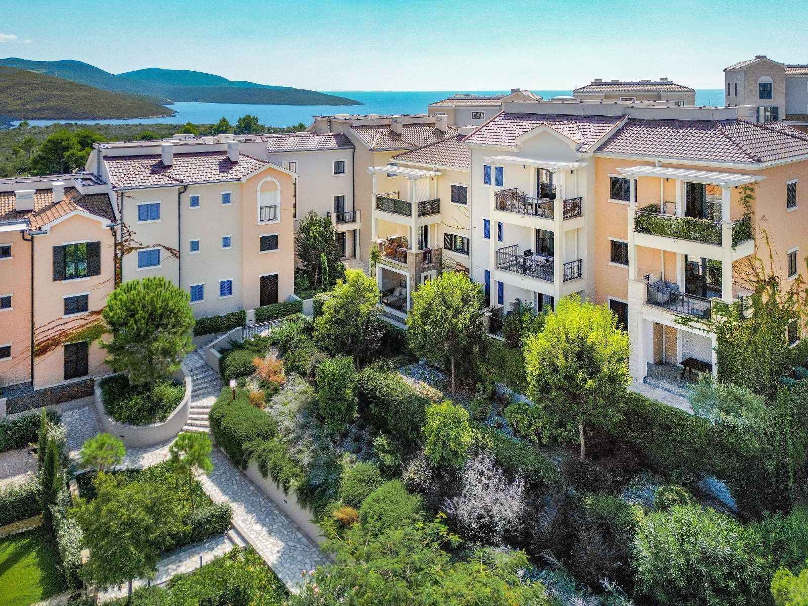 Ekskluzivan jednosoban apartman 72,05 m² – Luštica Bay, Centrale (fleksibilni uslovi plaćanja) - Amfora Real Estate