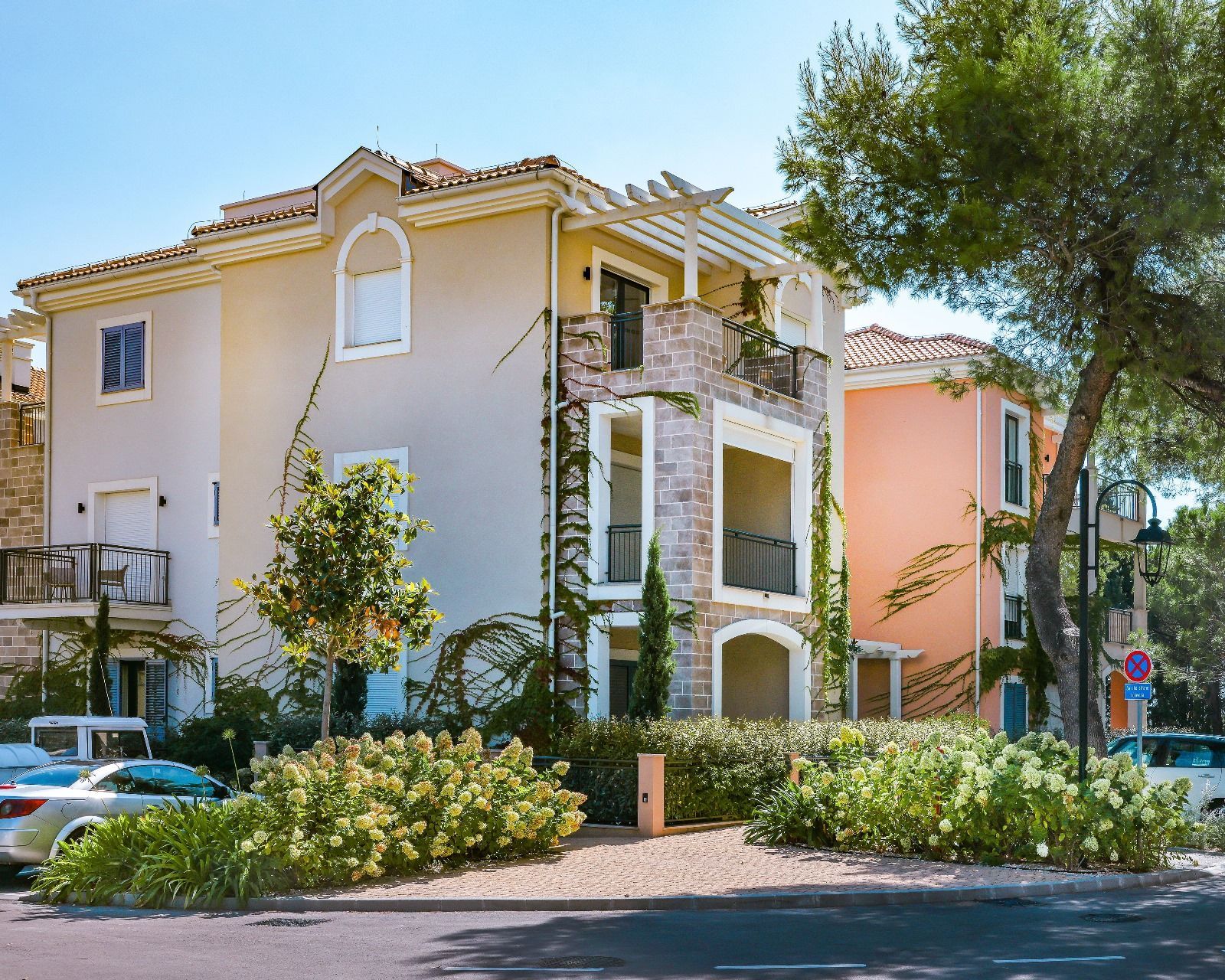 Ekskluzivan jednosoban apartman 72,05 m² – Luštica Bay, Centrale (fleksibilni uslovi plaćanja) - Amfora Real Estate