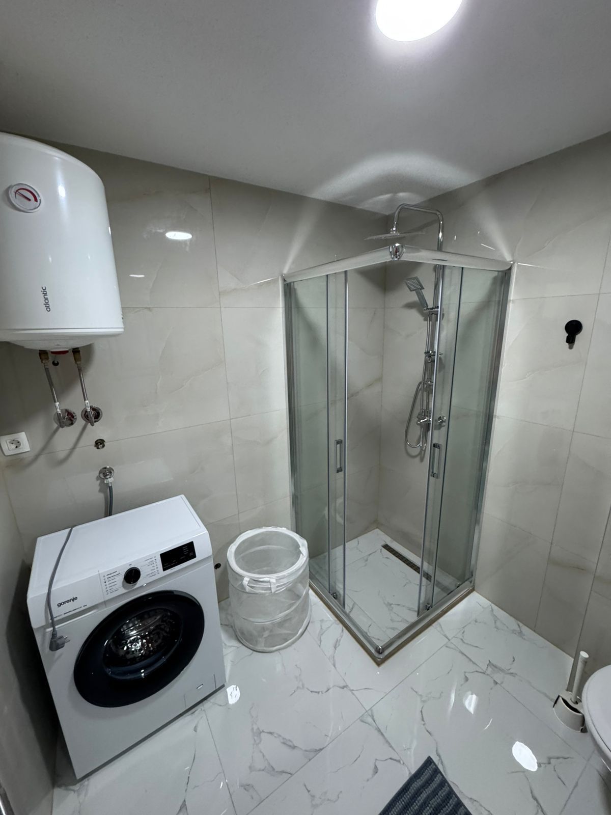 Nov opremljen jednosoban stan u Becicima (Izdavanje na duzi period)) - Amfora Real Estate