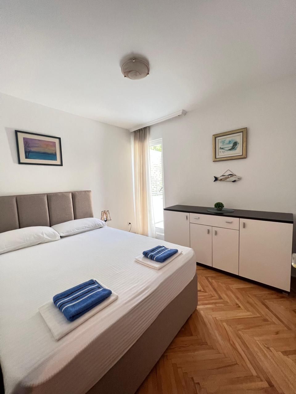 Dvosoban namešten stan 58m² + terasa 28m2 u naselju Babilonija, Budva (Dostupan do 1.07.2026) - Amfora Real Estate