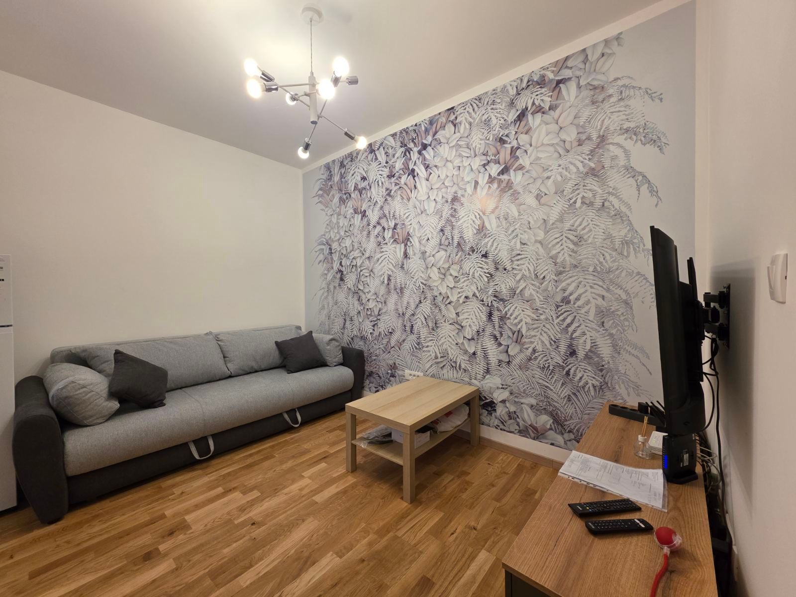 Nov moderno opremljen jednosoban stan 34m2 + 20m2 gratis terase u Becicima - Amfora Real Estate