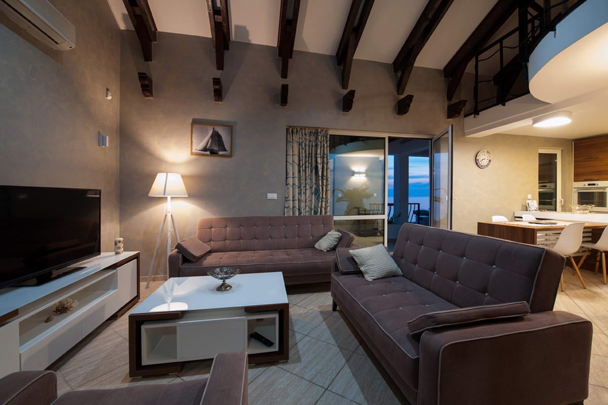 Prvi sprat luksuzne vile sa bazenom i panoramskim pogledom – Sveti Stefan (dugoročno izdavanje) - Amfora Real Estate