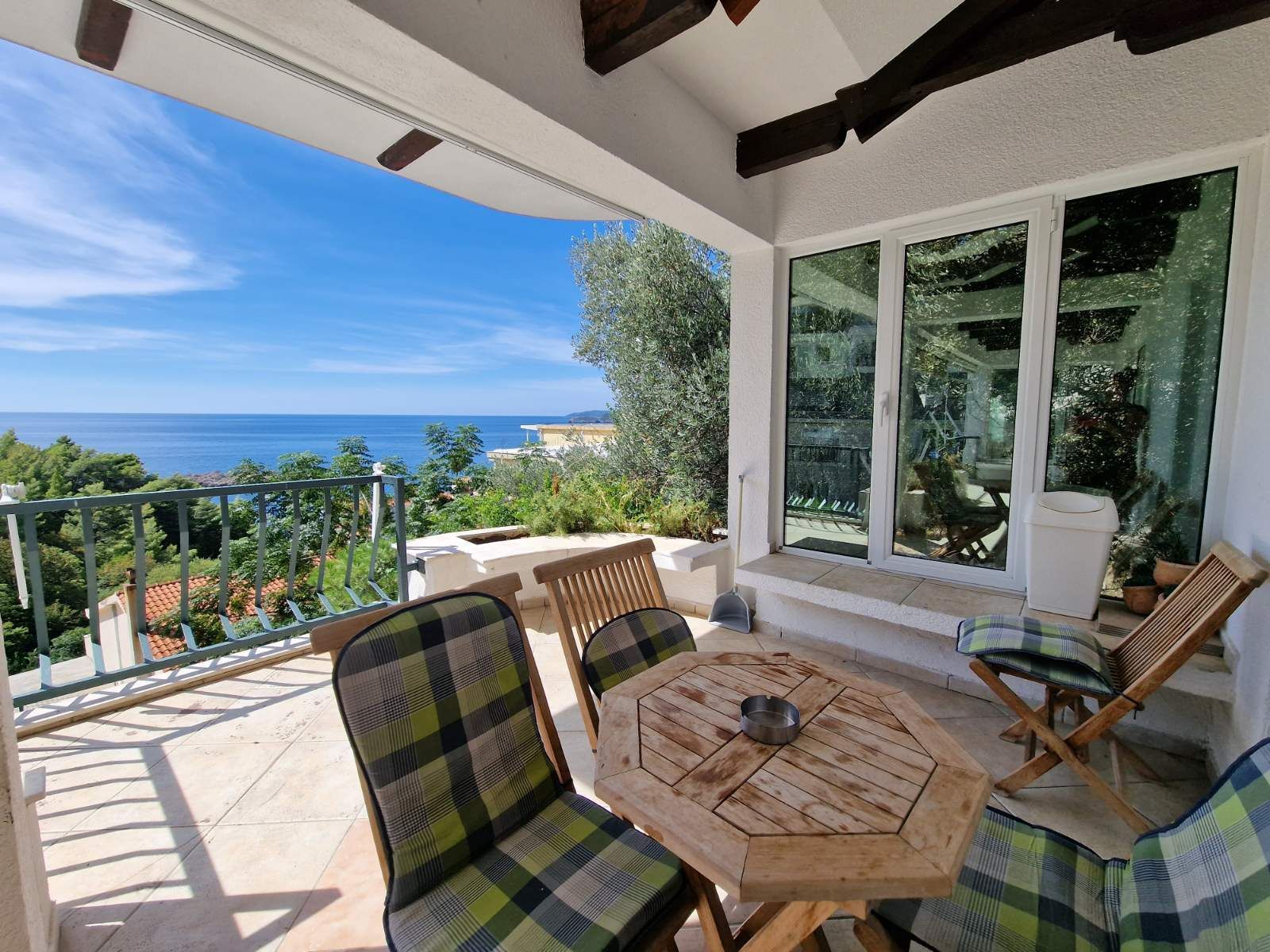 Prvi sprat luksuzne vile sa bazenom i panoramskim pogledom – Sveti Stefan (dugoročno izdavanje) - Amfora Real Estate