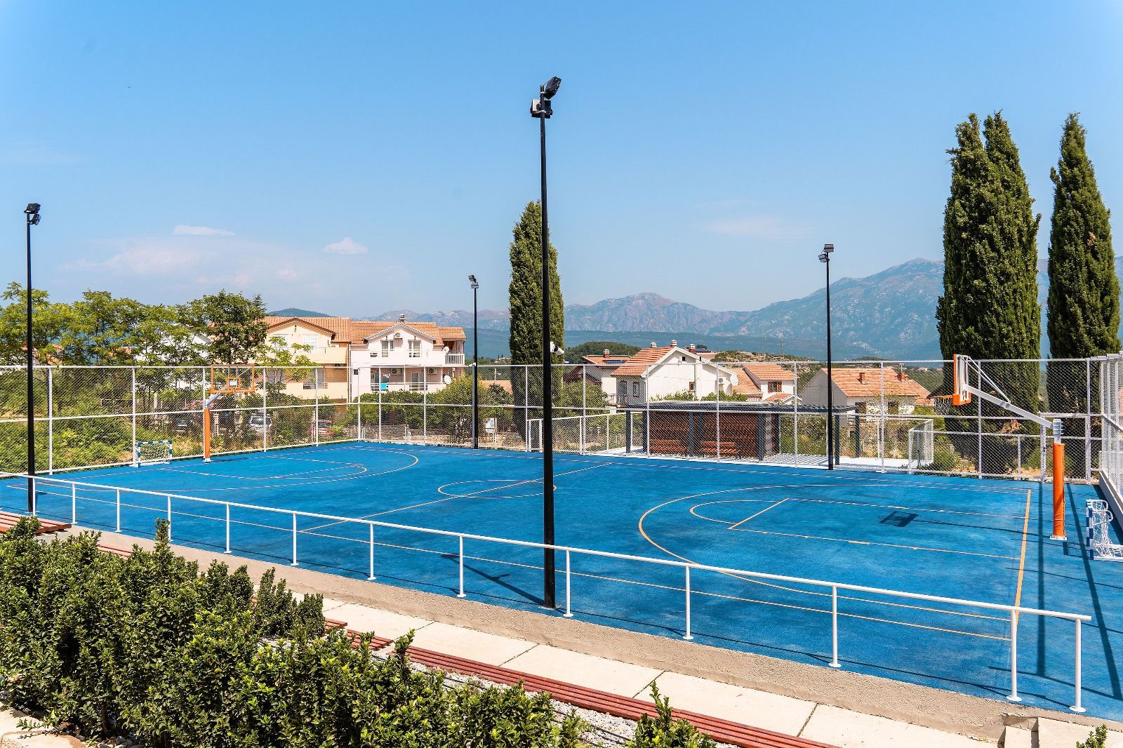 Ekskluzivan dvosoban apartman 97.84m2 + 7.6m2 dvorista  – Luštica Bay, Centrale (fleksibilni uslovi plaćanja) - Amfora Real Estate