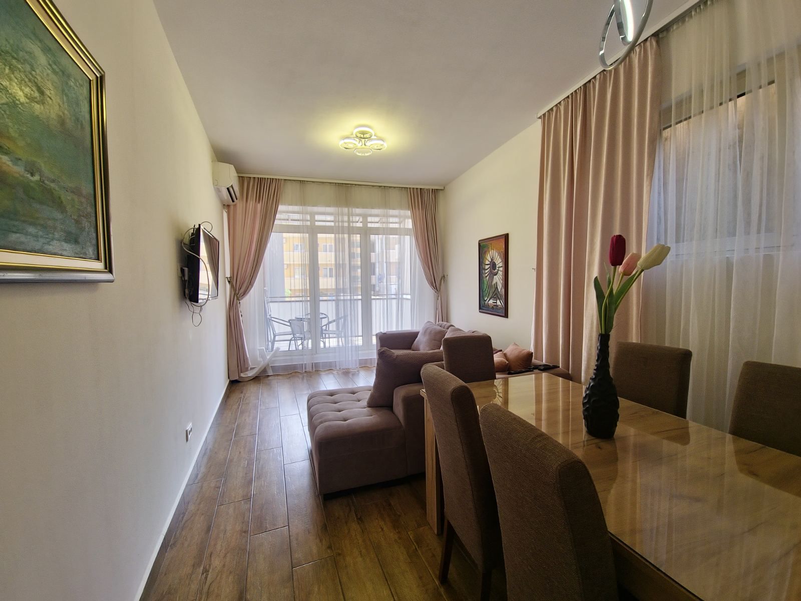 Dvosoban moderno opremljen stan 69m2 na atraktivnoj lokaciji sa garaznim mestom u Budvi (NA DUZI PERIOD) - Amfora Real Estate