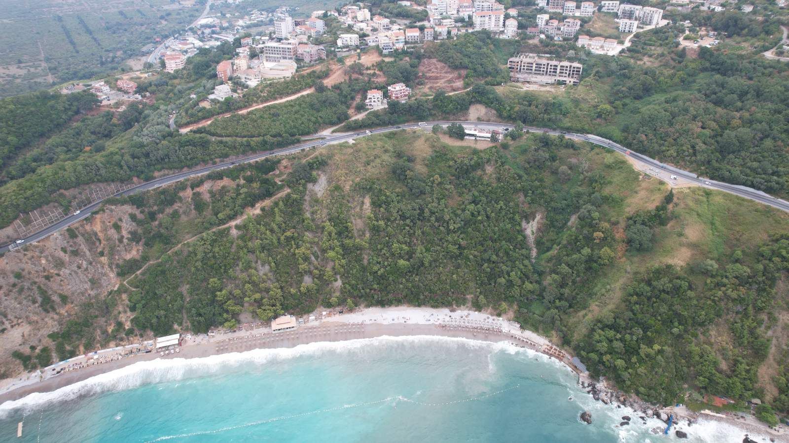 Urbanizovano zemljište 3.078 m² sa panoramskim pogledom na more za zajedničku gradnju u Prijevoru, Budva – mogućnost izgradnje 5.600 m² - Amfora Real Estate