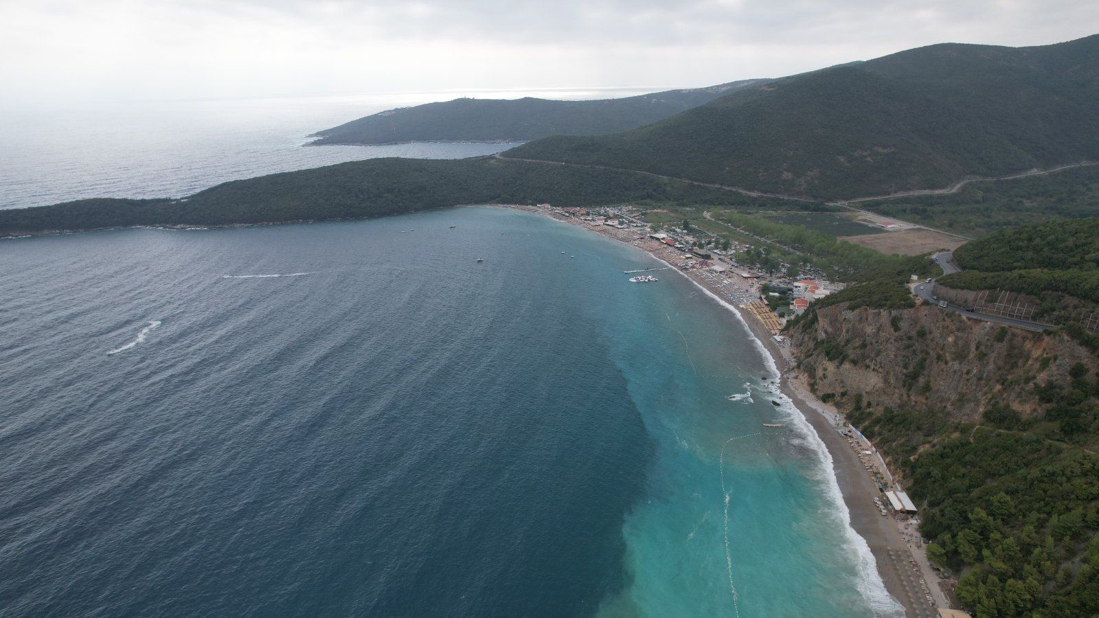 Urbanizovano zemljište 3.078 m² sa panoramskim pogledom na more za zajedničku gradnju u Prijevoru, Budva – mogućnost izgradnje 5.600 m² - Amfora Real Estate