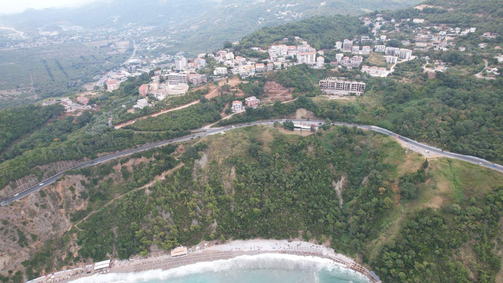 Urbanizovano zemljište 3.078 m² sa panoramskim pogledom na more za zajedničku gradnju u Prijevoru, Budva – mogućnost izgradnje 5.600 m² - Amfora Real Estate