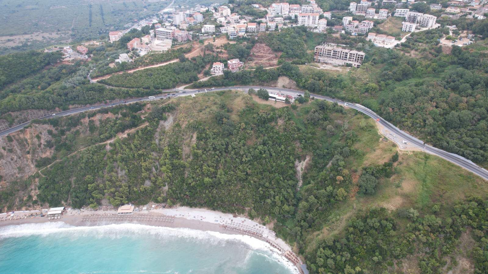 Urbanizovano zemljište 3.078 m² sa panoramskim pogledom na more za zajedničku gradnju u Prijevoru, Budva – mogućnost izgradnje 5.600 m² - Amfora Real Estate