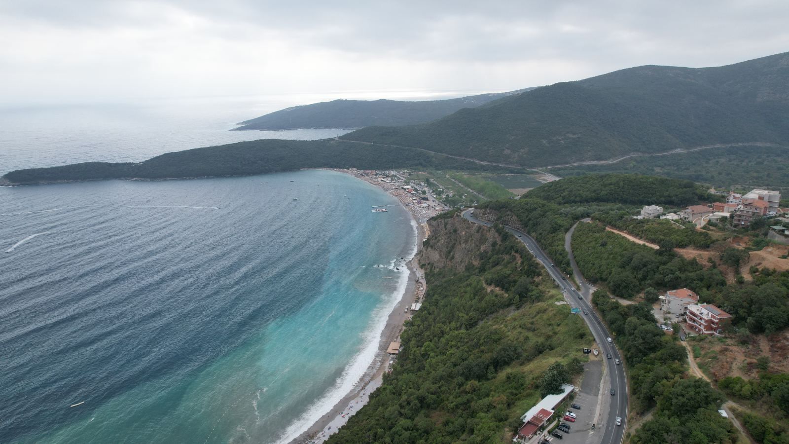 Urbanizovano zemljište 3.078 m² sa panoramskim pogledom na more za zajedničku gradnju u Prijevoru, Budva – mogućnost izgradnje 5.600 m² - Amfora Real Estate