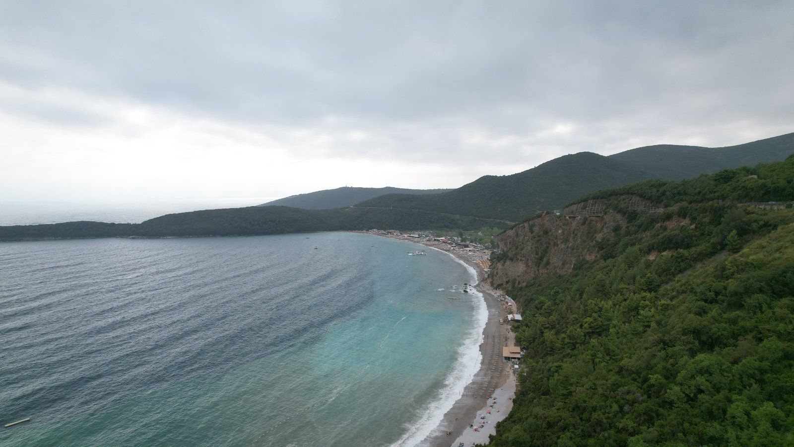 Urbanizovano zemljište 3.078 m² sa panoramskim pogledom na more za zajedničku gradnju u Prijevoru, Budva – mogućnost izgradnje 5.600 m² - Amfora Real Estate