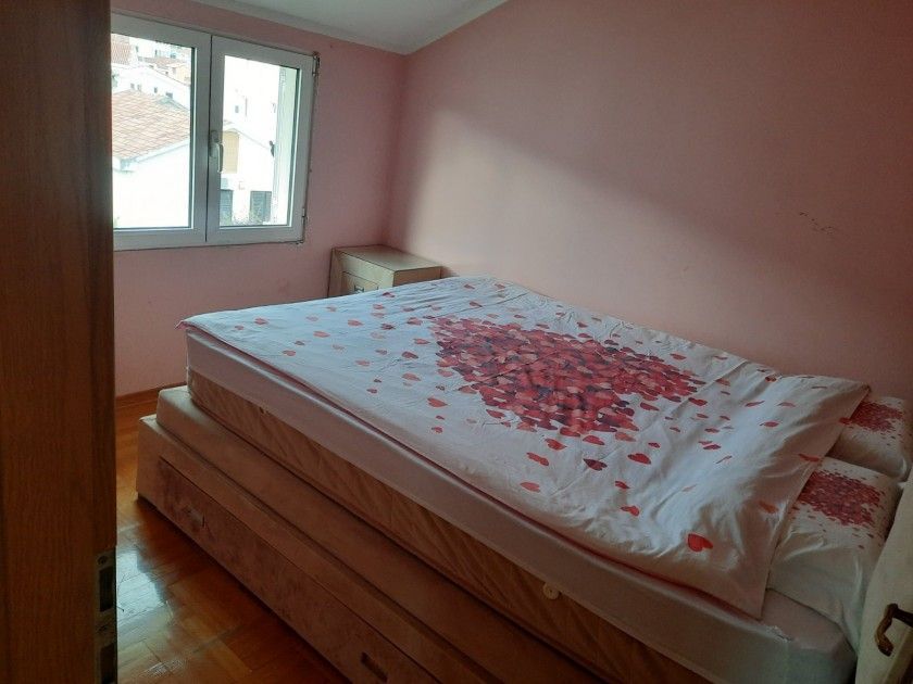 Dvosoban namesten stan 70m2 na atraktivnoj lokaciji sa dva parking mesta,Budva (Izdavanje na duzi period) - Amfora Real Estate