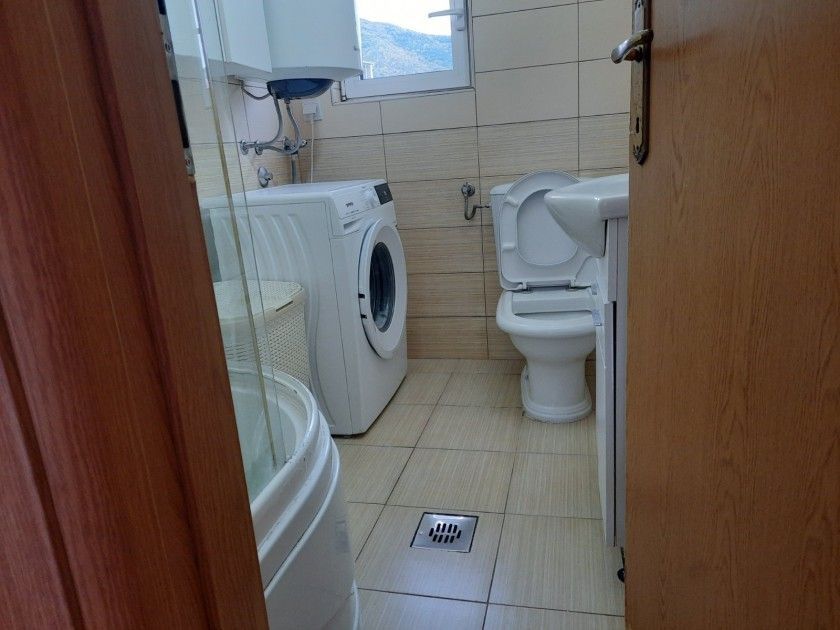 Dvosoban namesten stan 70m2 na atraktivnoj lokaciji sa dva parking mesta,Budva (Izdavanje na duzi period) - Amfora Real Estate