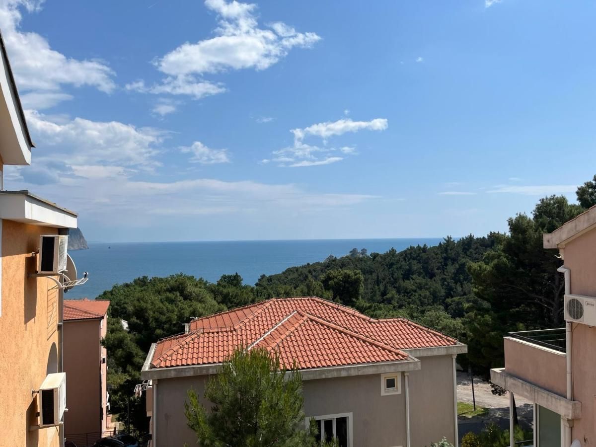 Moderno opremljena garsonjera 26m2 sa pogledom na more,Petrovac (izdavanje na duzi period) - Amfora Real Estate