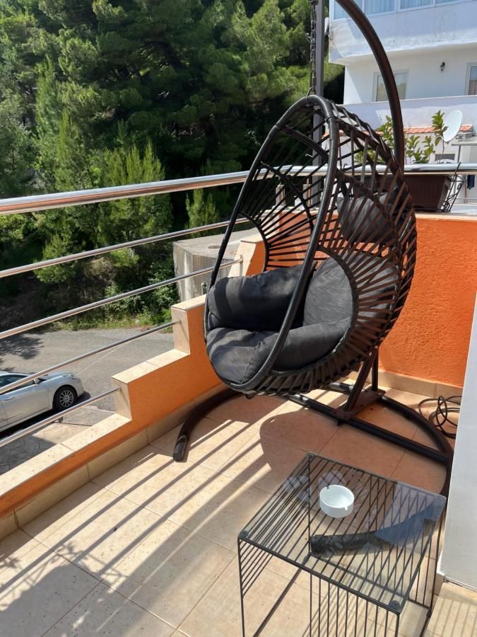 Moderno opremljena garsonjera 26m2 sa pogledom na more,Petrovac (izdavanje na duzi period) - Amfora Real Estate