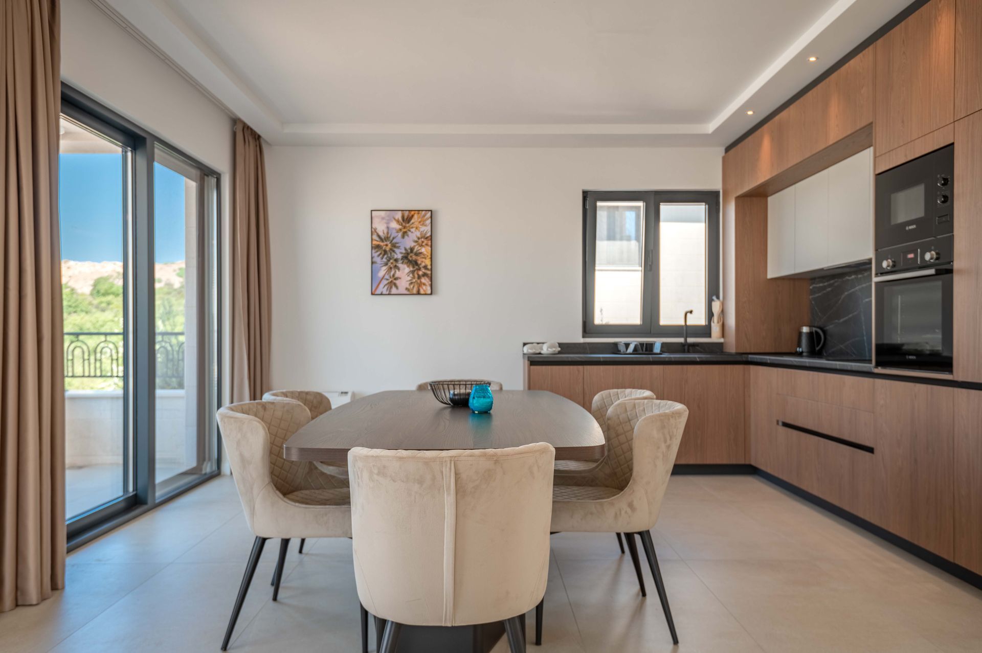 Izdaje se nova luksuzna vila sa bazenom i panoramskim pogledom na more – Reževići, Budva (na duži period) - Amfora Real Estate