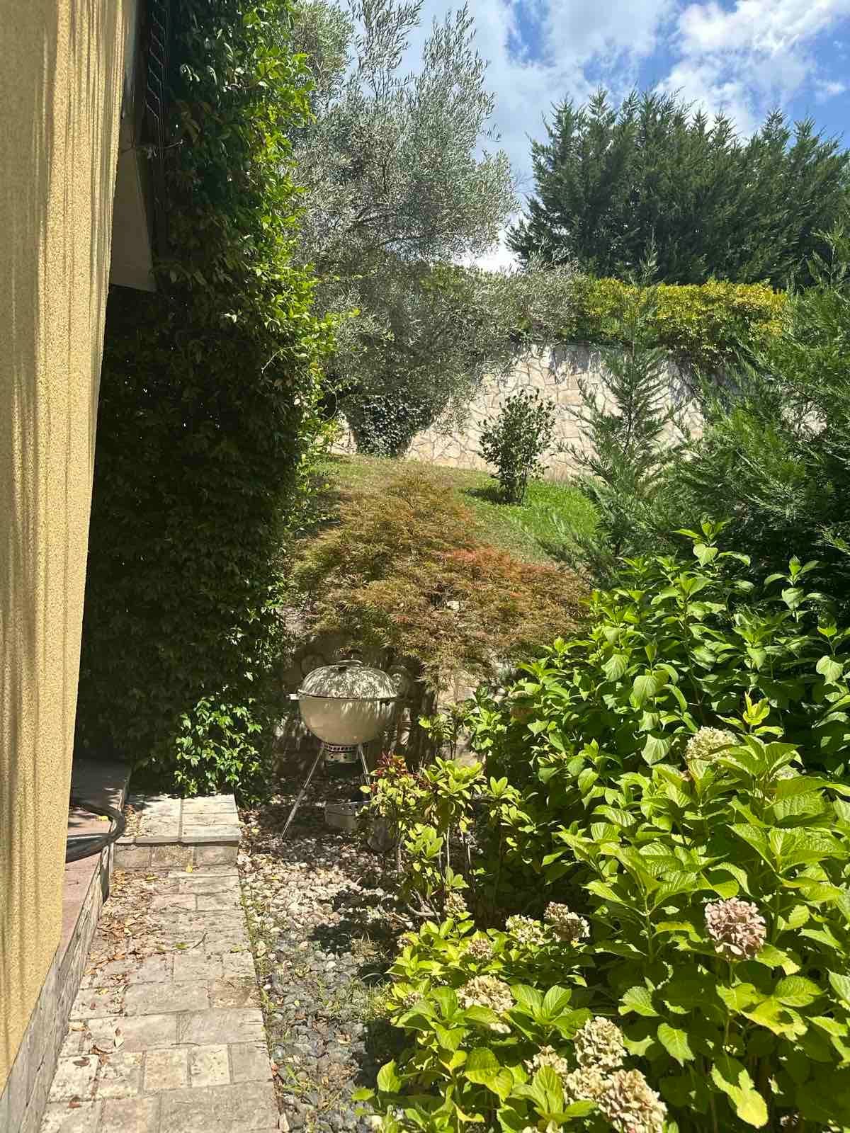 Kuća 176 m² sa bazenom i parking mestom u Lastvi Grbaljskoj, Budva  (Izdavanje na duži period) - Amfora Real Estate