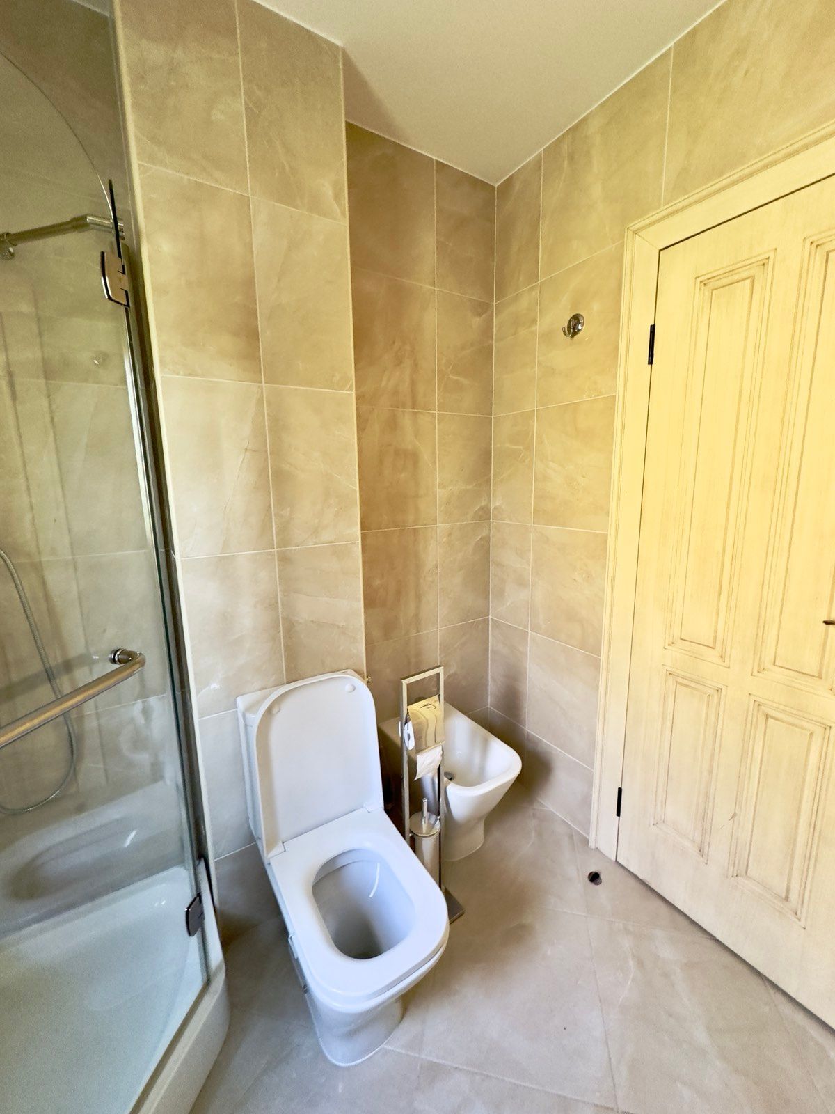 Kuća 176 m² sa bazenom i parking mestom u Lastvi Grbaljskoj, Budva  (Izdavanje na duži period) - Amfora Real Estate