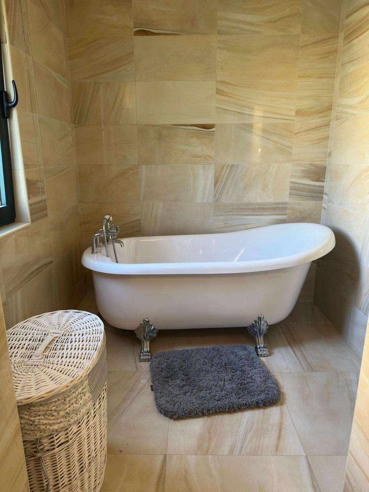 Kuća 176 m² sa bazenom i parking mestom u Lastvi Grbaljskoj, Budva  (Izdavanje na duži period) - Amfora Real Estate