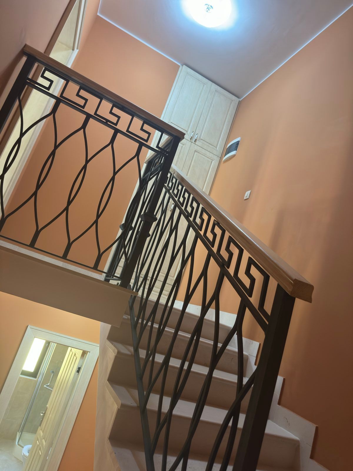 Kuća 176 m² sa bazenom i parking mestom u Lastvi Grbaljskoj, Budva  (Izdavanje na duži period) - Amfora Real Estate