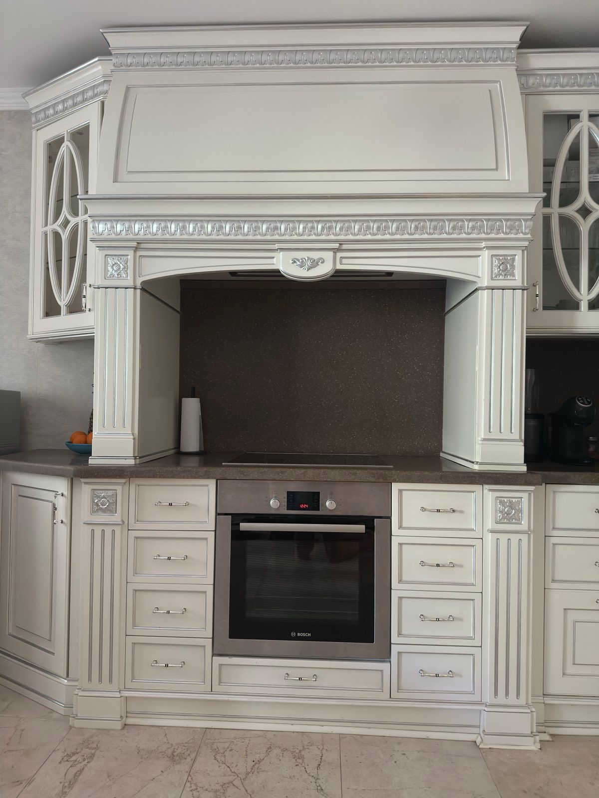 Kuća 176 m² sa bazenom i parking mestom u Lastvi Grbaljskoj, Budva  (Izdavanje na duži period) - Amfora Real Estate