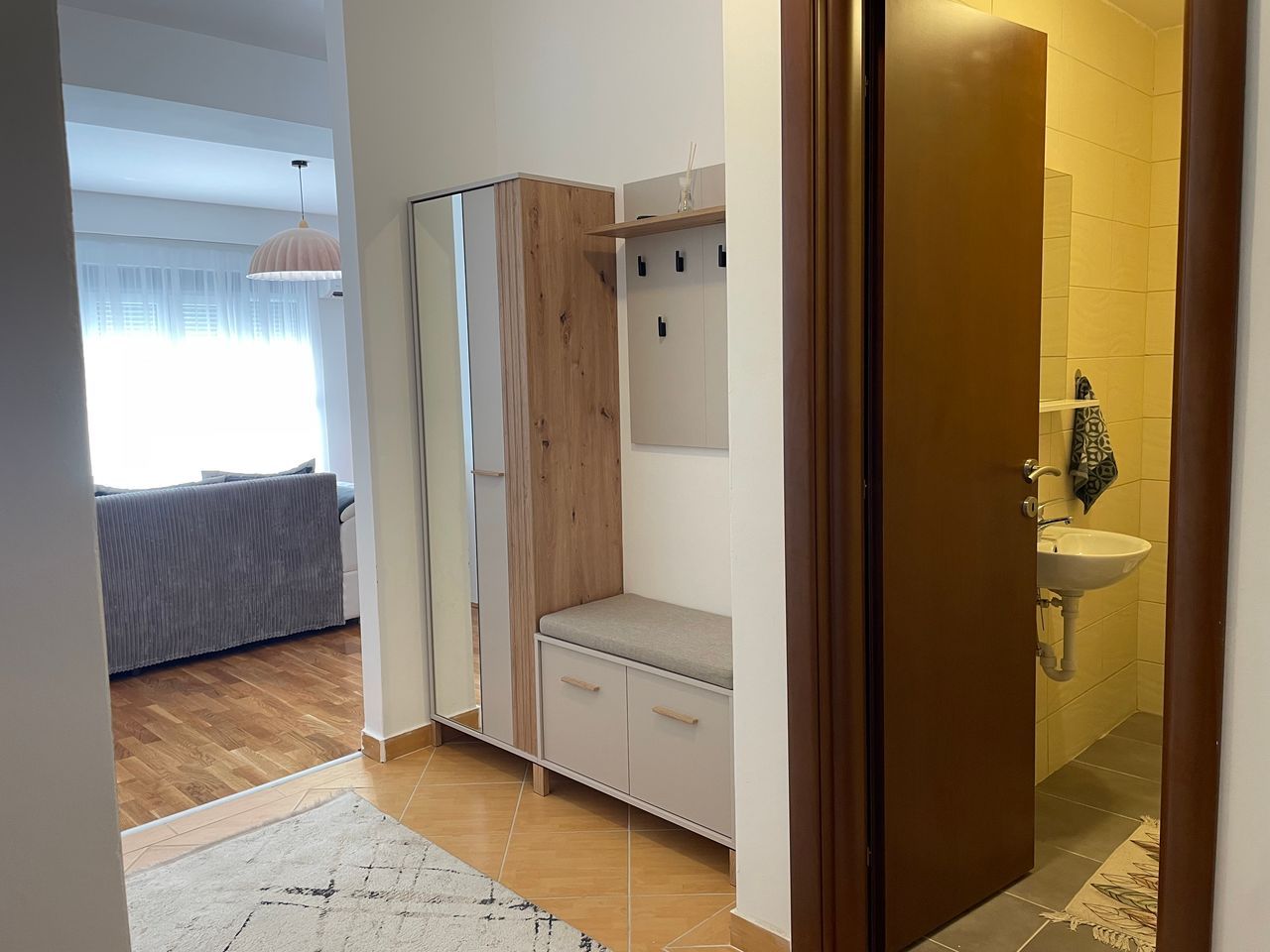 Dvosoban stan 113 m² sa terasom i parkingom, Petrovac – Izdavanje na duži period - Amfora Real Estate