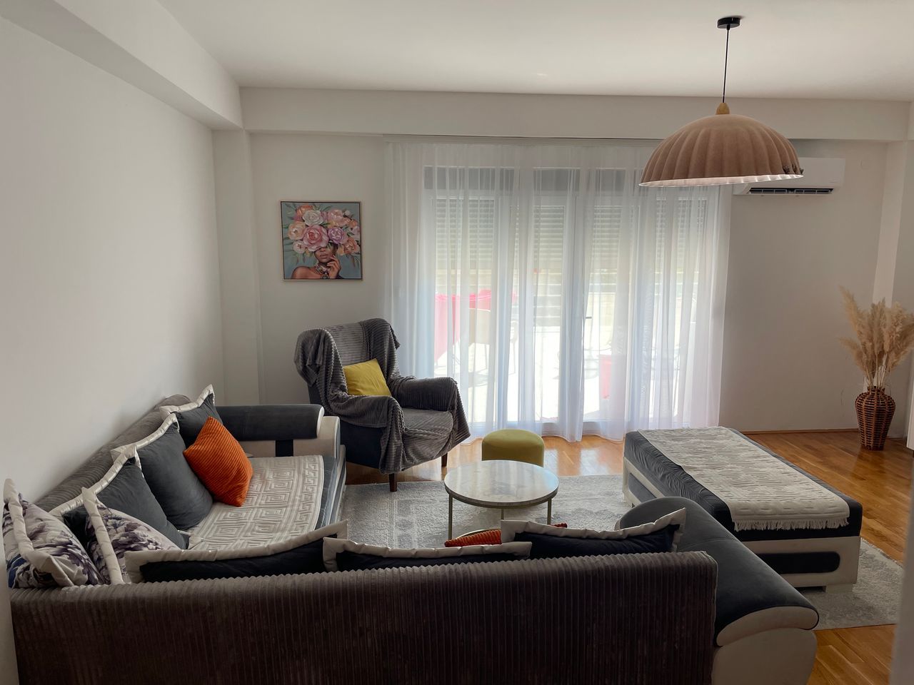 Dvosoban stan 113 m² sa terasom i parkingom, Petrovac – Izdavanje na duži period - Amfora Real Estate