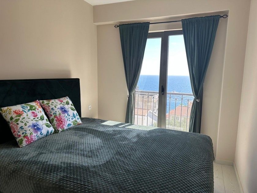 Moderno opremljen jednosoban stan sa spektakularnim pogledom na more,  Pržno, Budva (na duzi period,Dostupan od 01.09)) - Amfora Real Estate