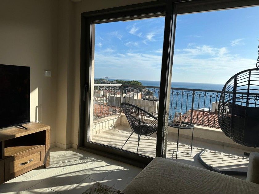 Moderno opremljen jednosoban stan sa spektakularnim pogledom na more,  Pržno, Budva (na duzi period,Dostupan od 01.09)) - Amfora Real Estate