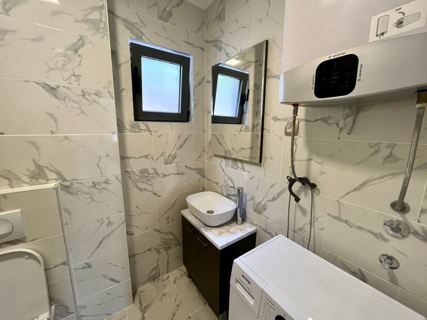 Moderno opremljen dvosoban stan 55m2+45m2 terase sa spektakularnim pogledom na more,  Pržno, Budva ( Na duzi period) - Amfora Real Estate