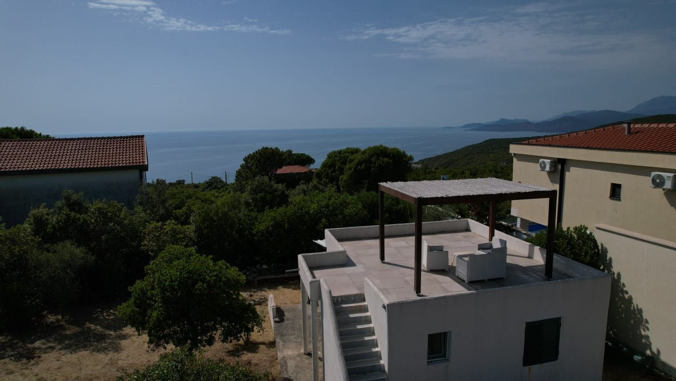 Kuća sa placem 450m² i pogledom na more – Zagora, Kotor - Amfora Real Estate