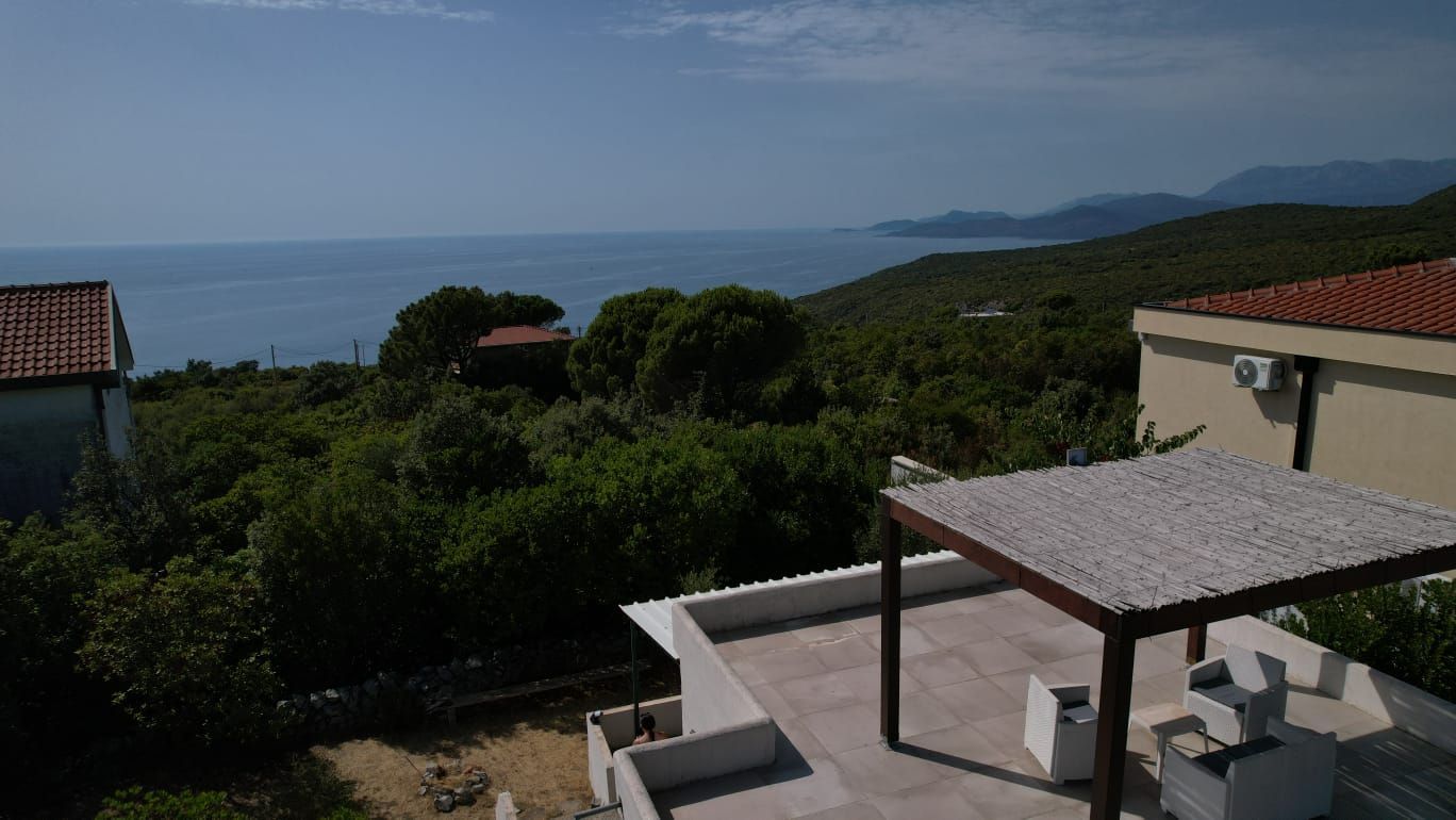 Kuća sa placem 450m² i pogledom na more – Zagora, Kotor - Amfora Real Estate