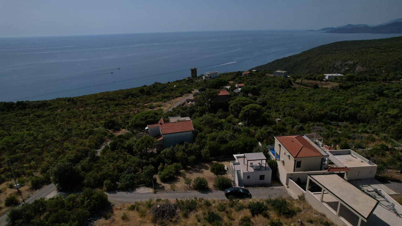 Kuća sa placem 450m² i pogledom na more – Zagora, Kotor - Amfora Real Estate