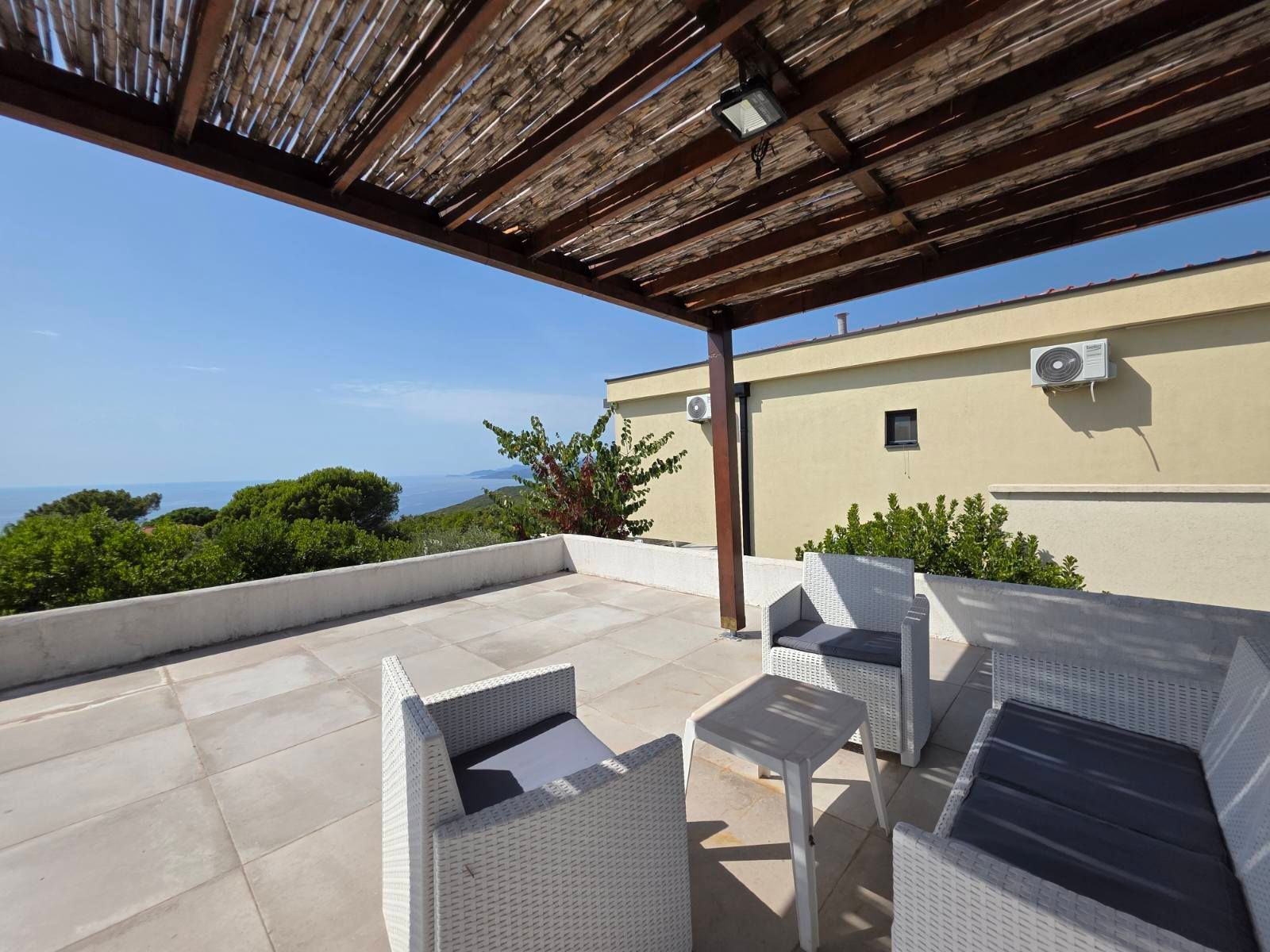 Kuća sa placem 450m² i pogledom na more – Zagora, Kotor - Amfora Real Estate