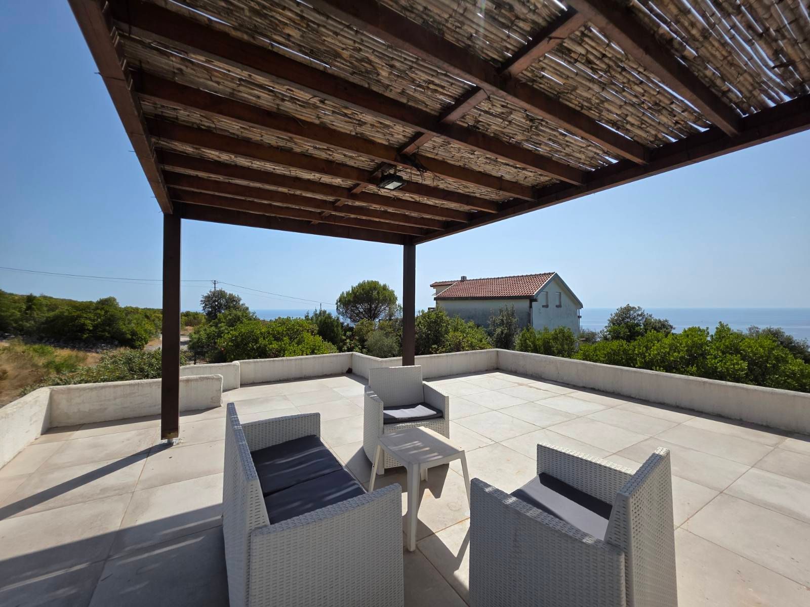 Kuća sa placem 450m² i pogledom na more – Zagora, Kotor - Amfora Real Estate