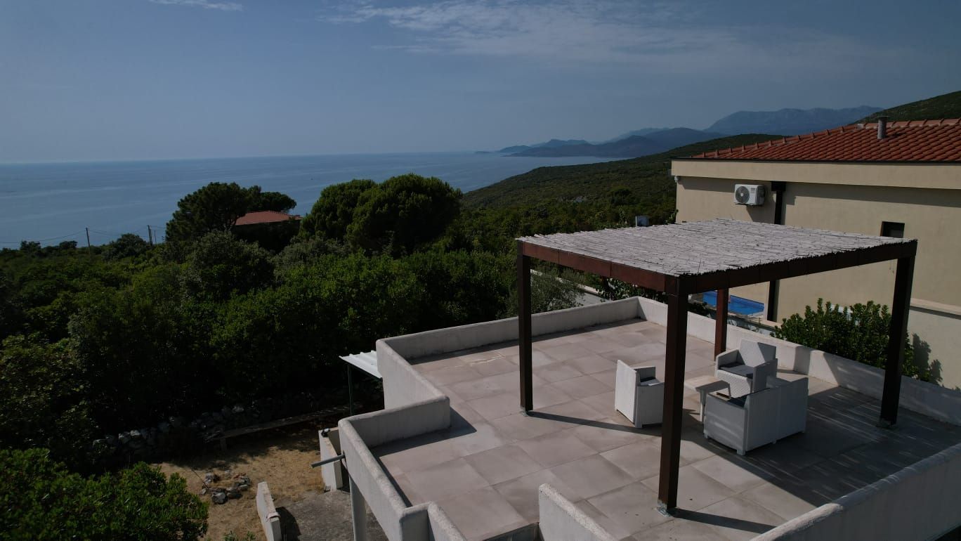 Kuća sa placem 450m² i pogledom na more – Zagora, Kotor - Amfora Real Estate