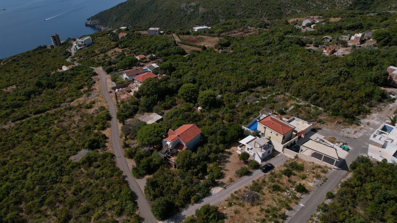 Kuća sa placem 450m² i pogledom na more – Zagora, Kotor - Amfora Real Estate