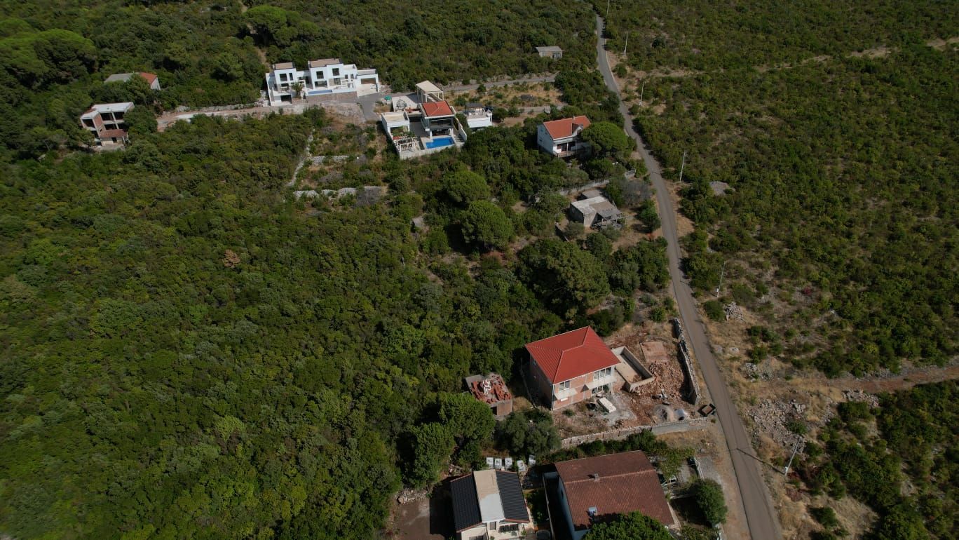 Kuća sa placem 450m² i pogledom na more – Zagora, Kotor - Amfora Real Estate