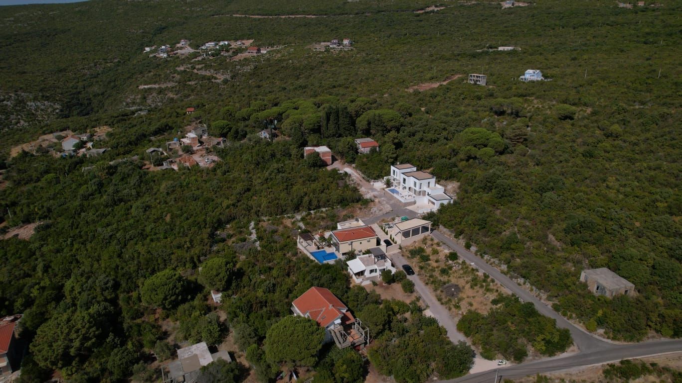 Kuća sa placem 450m² i pogledom na more – Zagora, Kotor - Amfora Real Estate