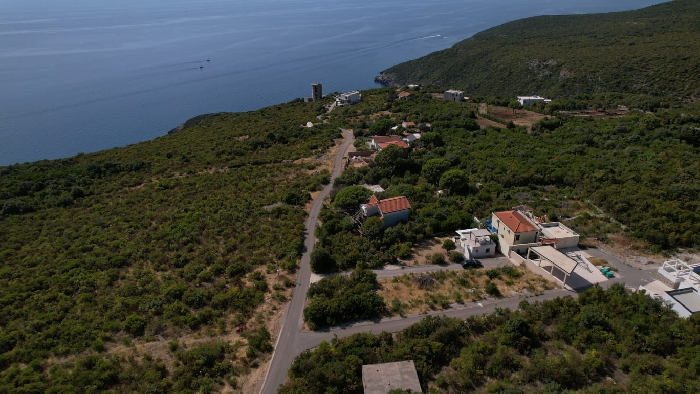 Kuća sa placem 450m² i pogledom na more – Zagora, Kotor - Amfora Real Estate