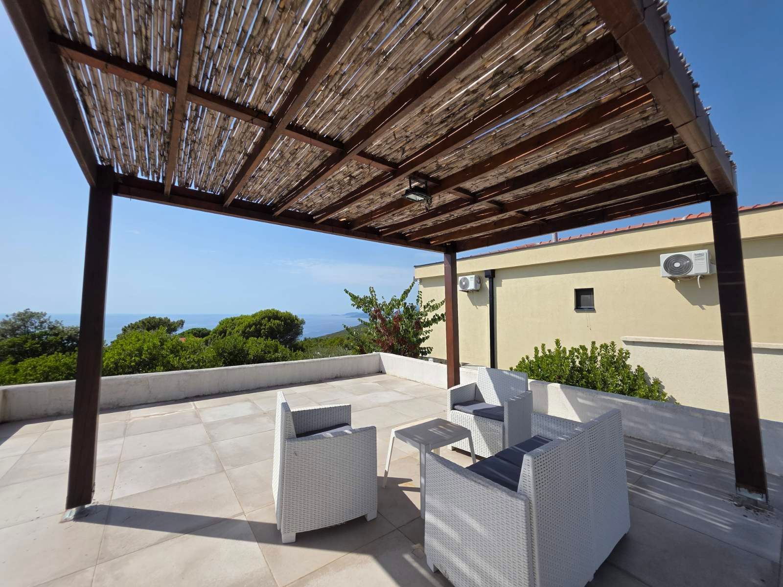 Kuća sa placem 450m² i pogledom na more – Zagora, Kotor - Amfora Real Estate