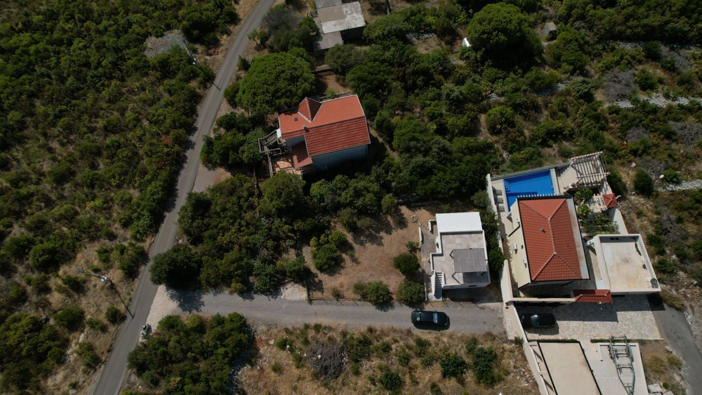 Kuća sa placem 450m² i pogledom na more – Zagora, Kotor - Amfora Real Estate