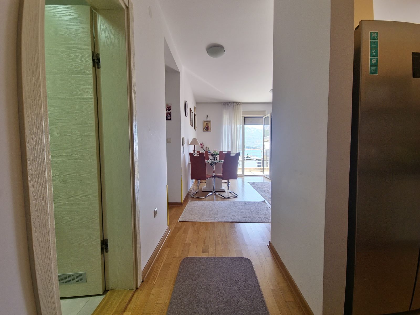 TROSOBAN STAN 89M2 SA POGLEDOM NA MORE U CENTRU BUDVE,GOSPOSTINA (IZDAVANJE NA DUZI PERIOD) - Amfora Real Estate