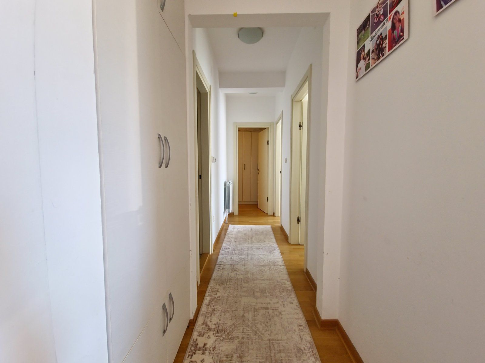 TROSOBAN STAN 89M2 SA POGLEDOM NA MORE U CENTRU BUDVE,GOSPOSTINA (IZDAVANJE NA DUZI PERIOD) - Amfora Real Estate