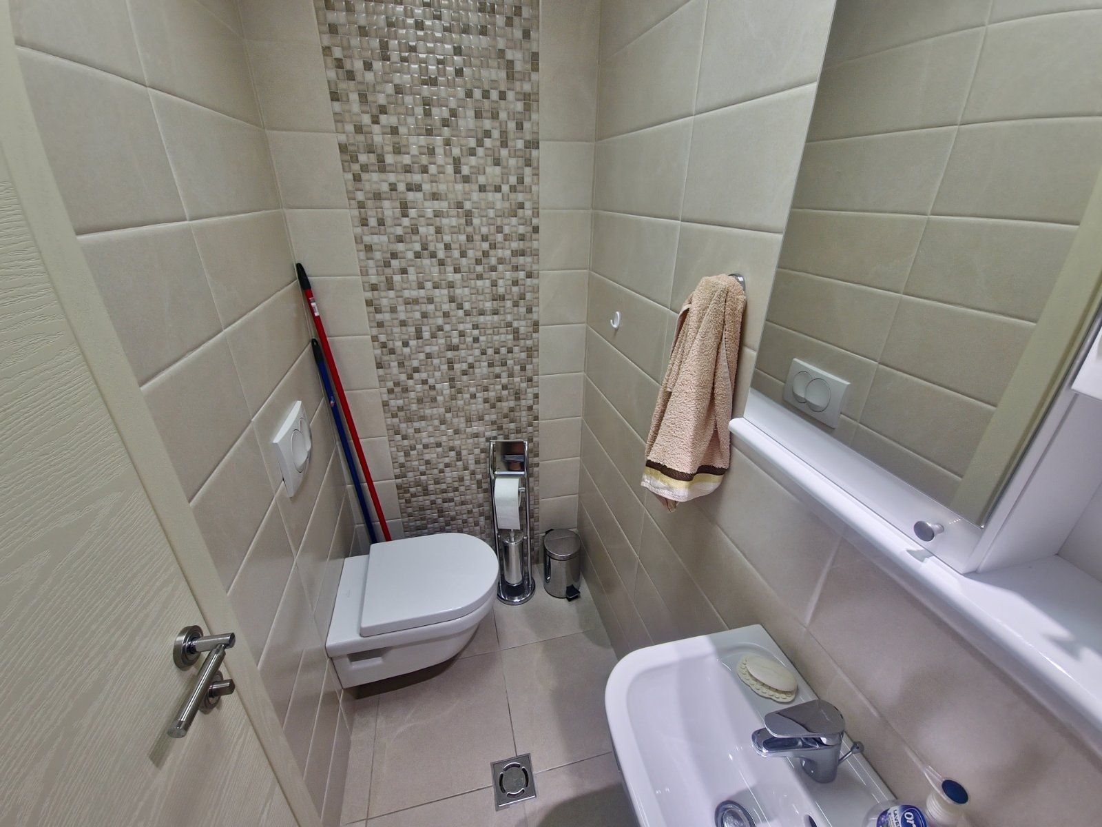 TROSOBAN STAN 89M2 SA POGLEDOM NA MORE U CENTRU BUDVE,GOSPOSTINA (IZDAVANJE NA DUZI PERIOD) - Amfora Real Estate