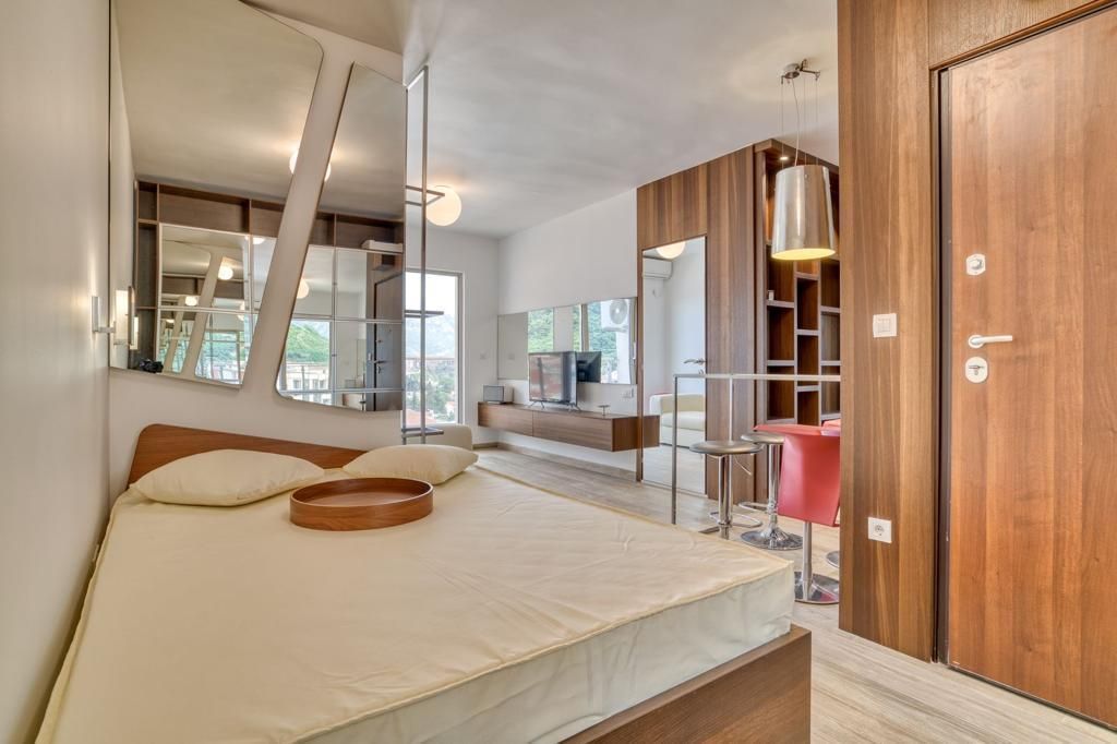 Luksuzno opremljen studio apartman sa pogledom na more i garažnim mestom – Budva, Bulevar (izdavanje na duzi period) - Amfora Real Estate